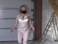 Jumping rope mature bbw milf shaking big natural soft saggy tits
